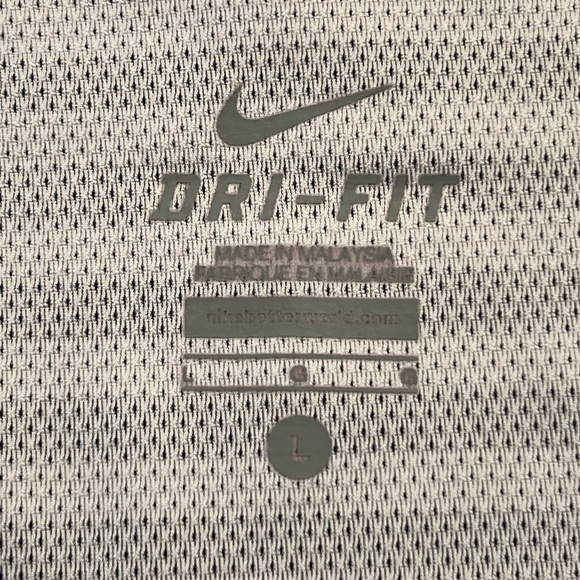 Nike Dry-Fit Tank Top - Picture 3 of 4